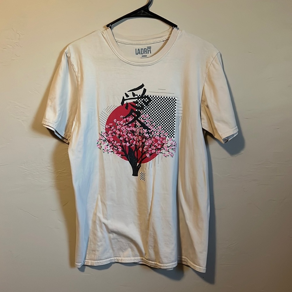 Ladrft. Size Medium. Tan color. Smoke and pet free home.